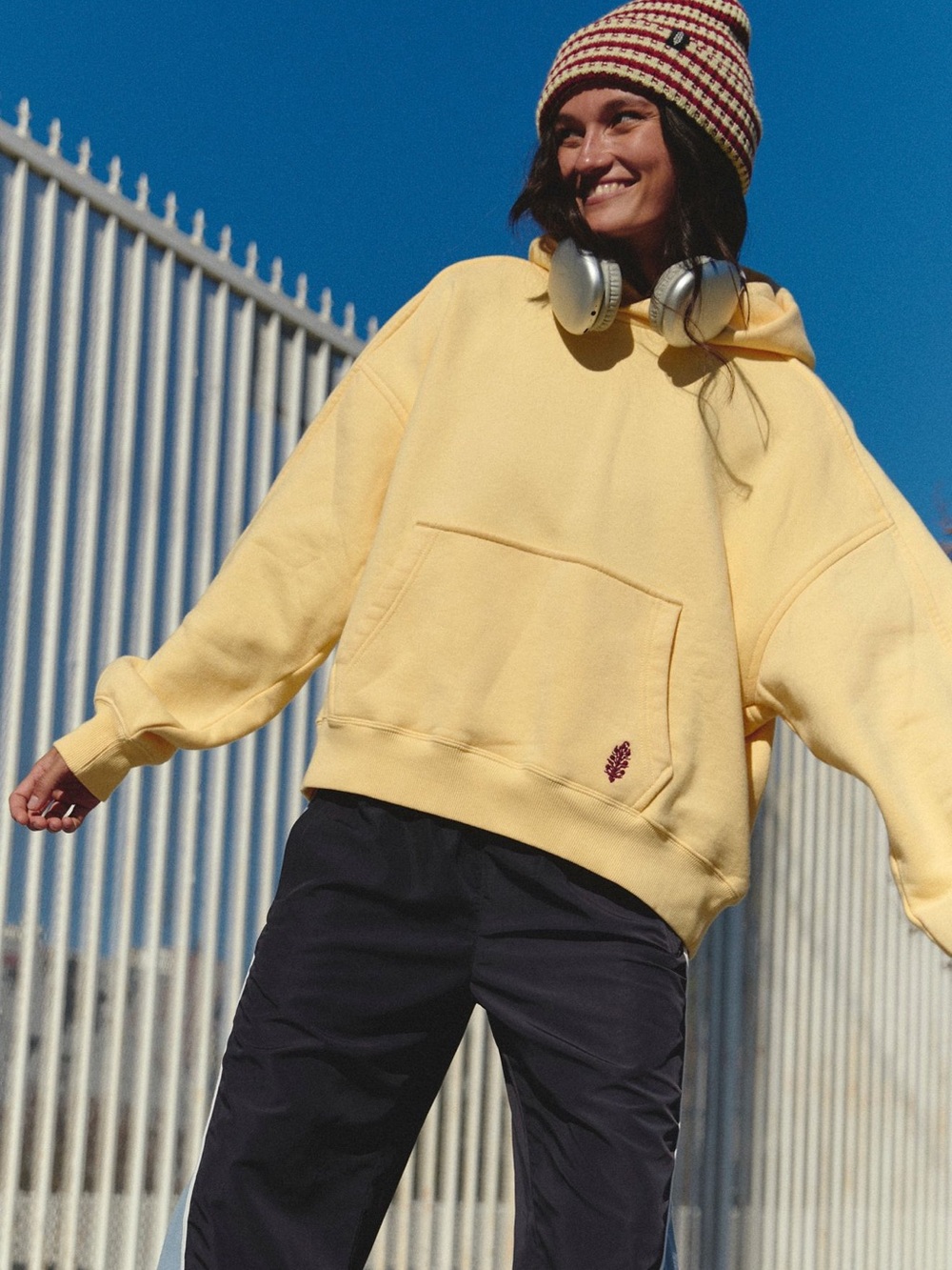 NWT FREE PEOPLE MOVEMENT A CUT ABOVE HOODIE 💛